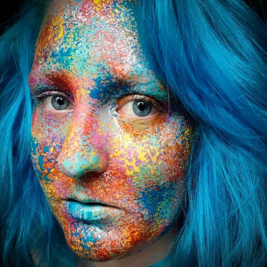 艺术家在自己脸上画画引争议67网友哗众取宠毫无美感