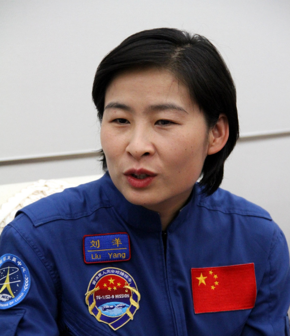 现在刘洋一家三口也是过着非常幸福的生活.