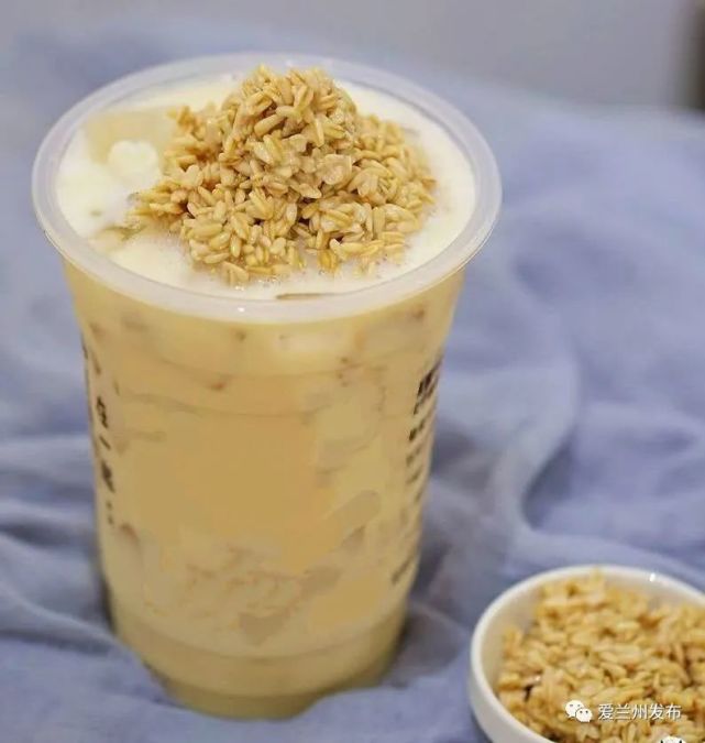 甜醅子奶茶是兰州本地的一种夏季特色饮品,有着悠久的历史.
