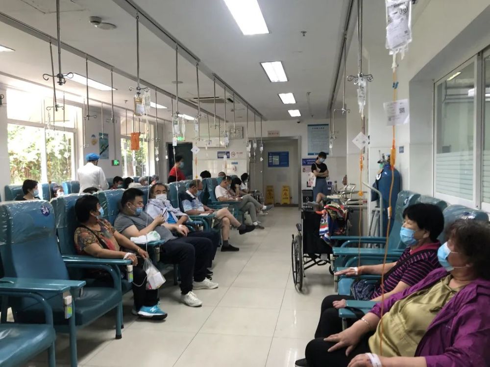 高温天医院门急诊人数上升,多数原因是这个