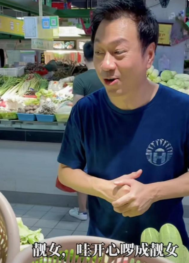 tvb视帝黎耀祥内地捞金4个月,首登广州塔,欣赏祖国大好河山