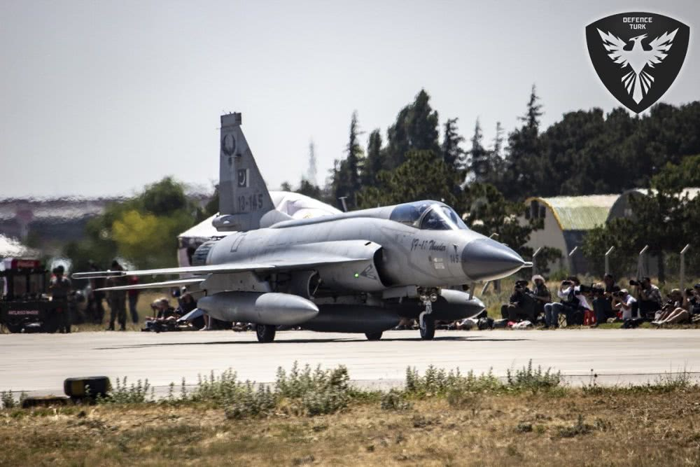 其中巴基斯坦派遣了5架枭龙战机参加,卡塔尔也动用了本国最先进的阵风