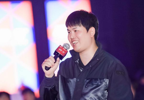 电竞世界冠军也难逃制裁yyf确认被封号违规挂广告遭公示