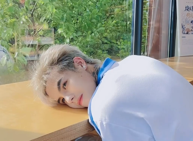 殷世航失去热度后扬言要和吴亦凡凑成组合粉丝起名吴殷良品