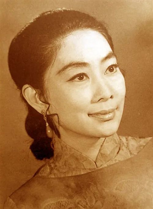 93岁还在登台演顾香兰respect