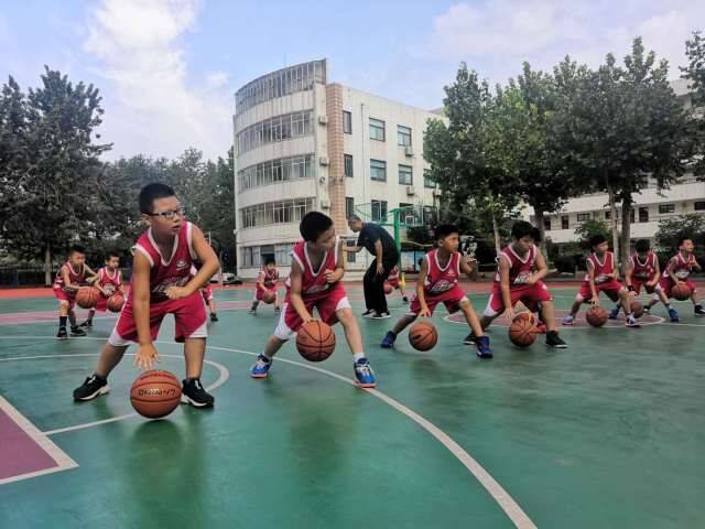 2021济南市公益篮球大课堂即将开班，校园篮球资深教练免费授课