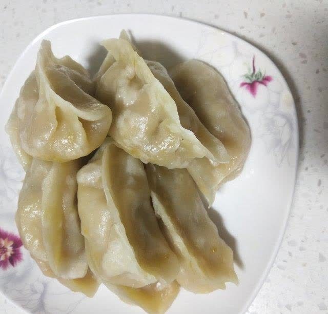 猪肉鲜黄花蒸饺,鲜香味美,一口气吃了一盘