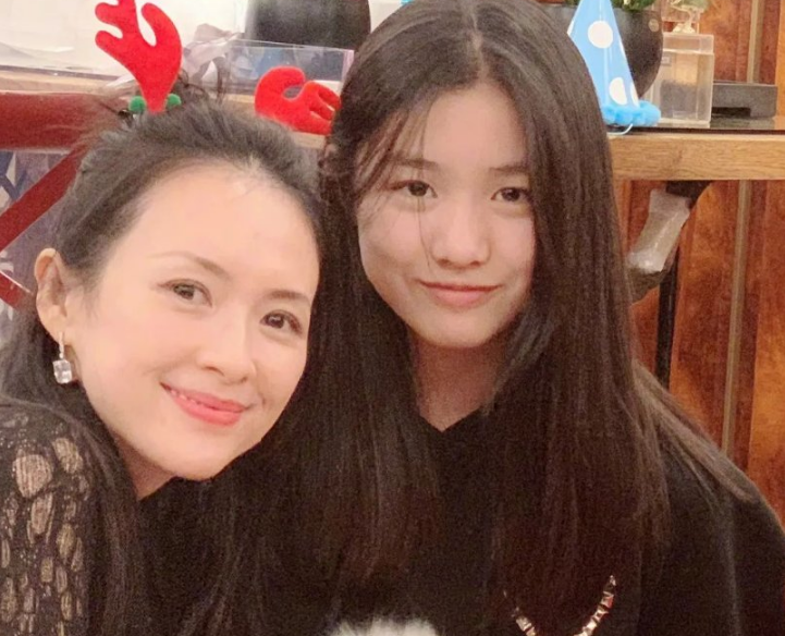 汪峰女儿长成超模脸年仅15岁身材比例赶超章子怡有被美到