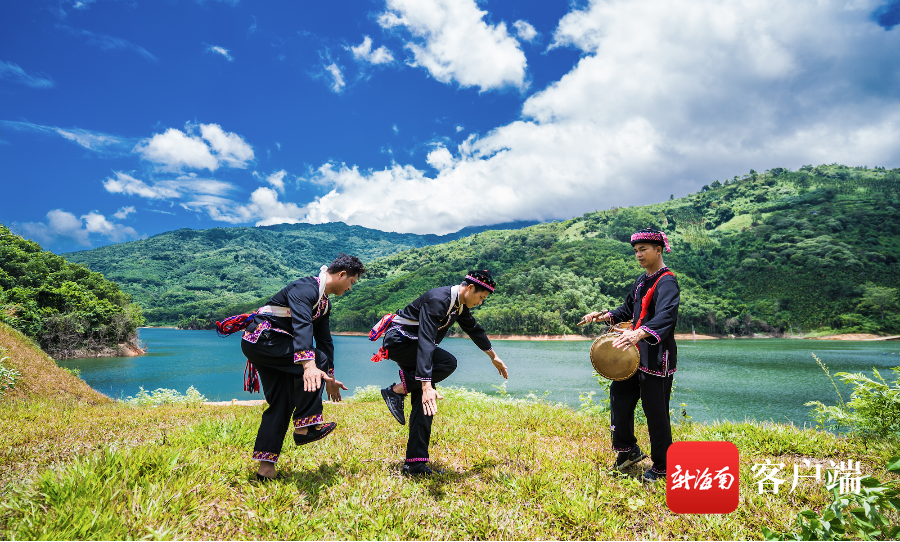 跟着非遗看海南|海南苗族神秘"盘皇舞"起舞"六月六"