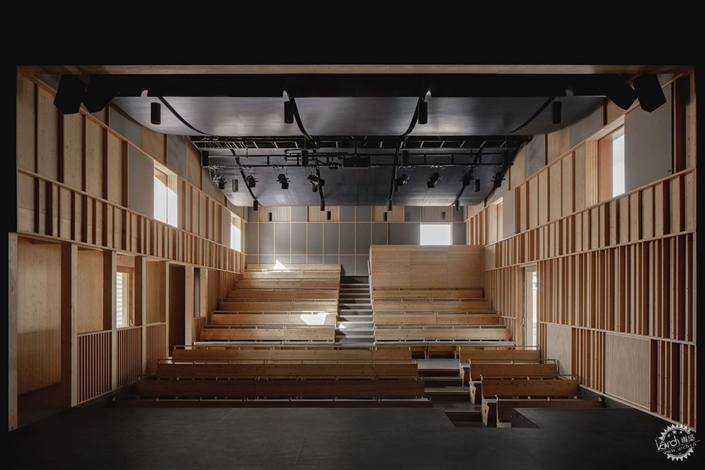 带给孩子们的温暖色调——英国david brownlow剧院