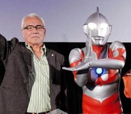 初代奥特曼是圆谷第一部奥特曼,堪称经典中的经典,他的人间体是早田进