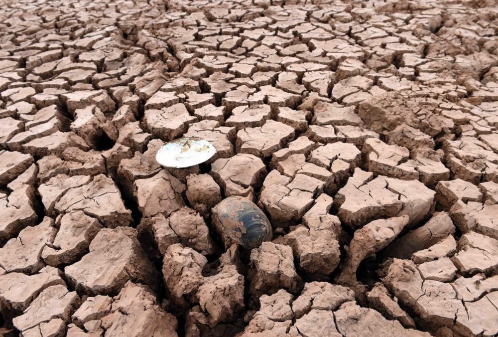 考验莫迪的时候到了,喝不上水还遭雷暴,印度人太苦了
