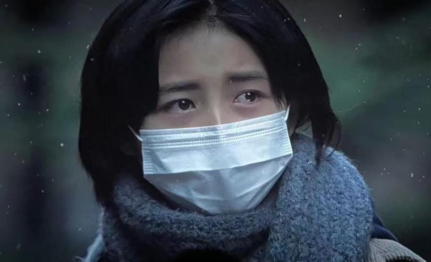 《中国医生》热播,张子枫出场吸睛,怎知全网在找张嘉倪冯绍峰_腾讯