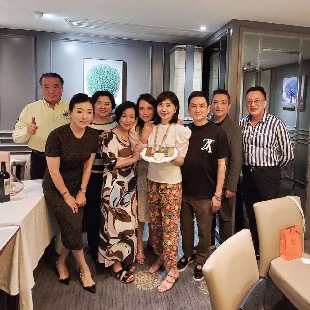 "柳生静云"刘纬民近照气质大变,息影后成珠宝大亨,70岁仍未婚