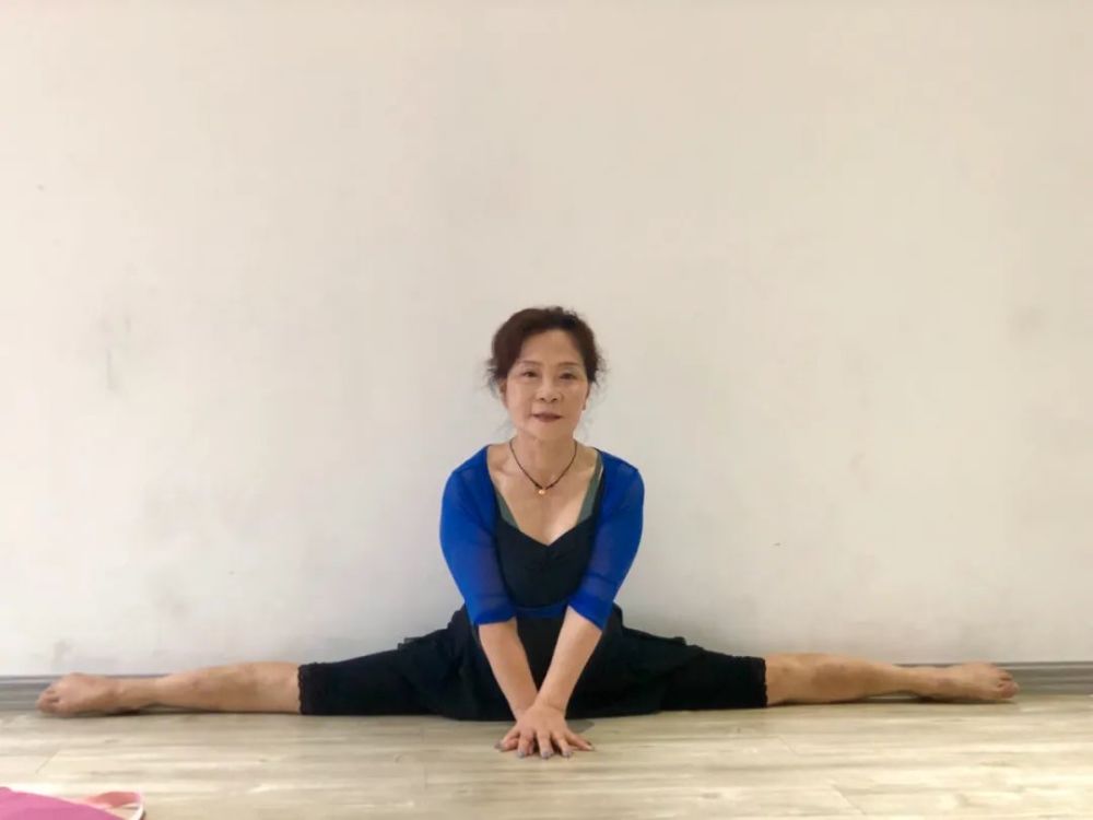 75岁的中国最年长钢管舞者,有11年舞龄