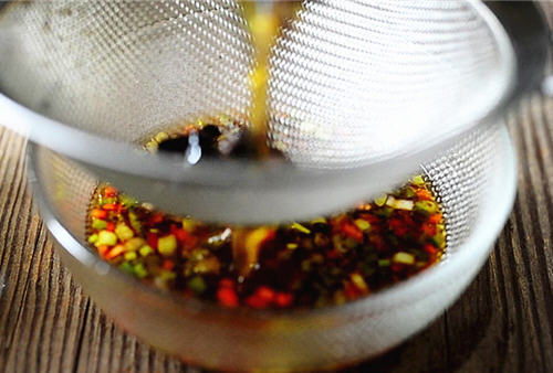 7,搅拌均匀,椒麻汁就做好了.