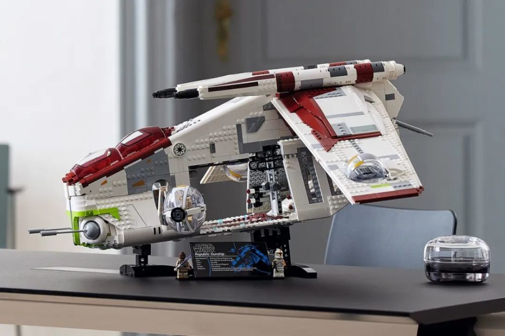 众盼所归乐高正式发布星球大战ucs套装75309共和国炮艇