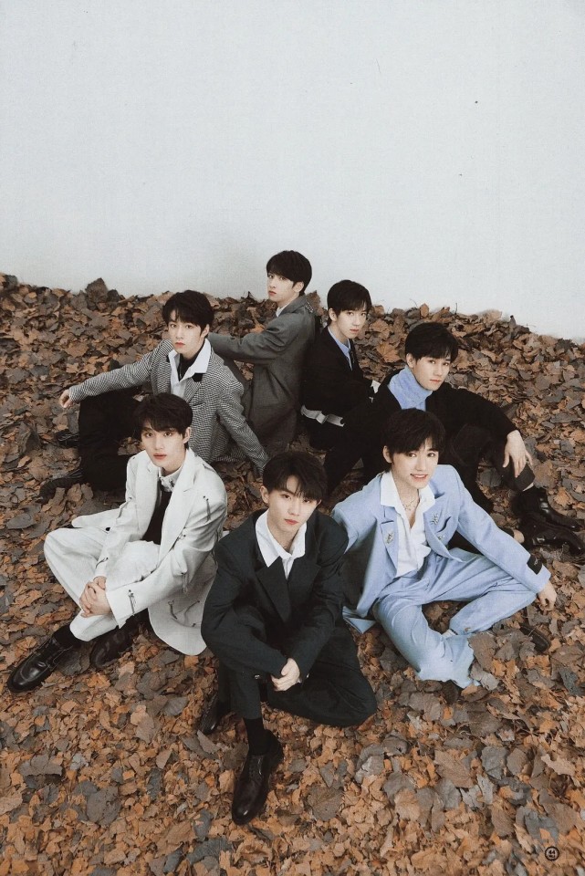 时代少年团出道600天啦来看看小炸们的合照