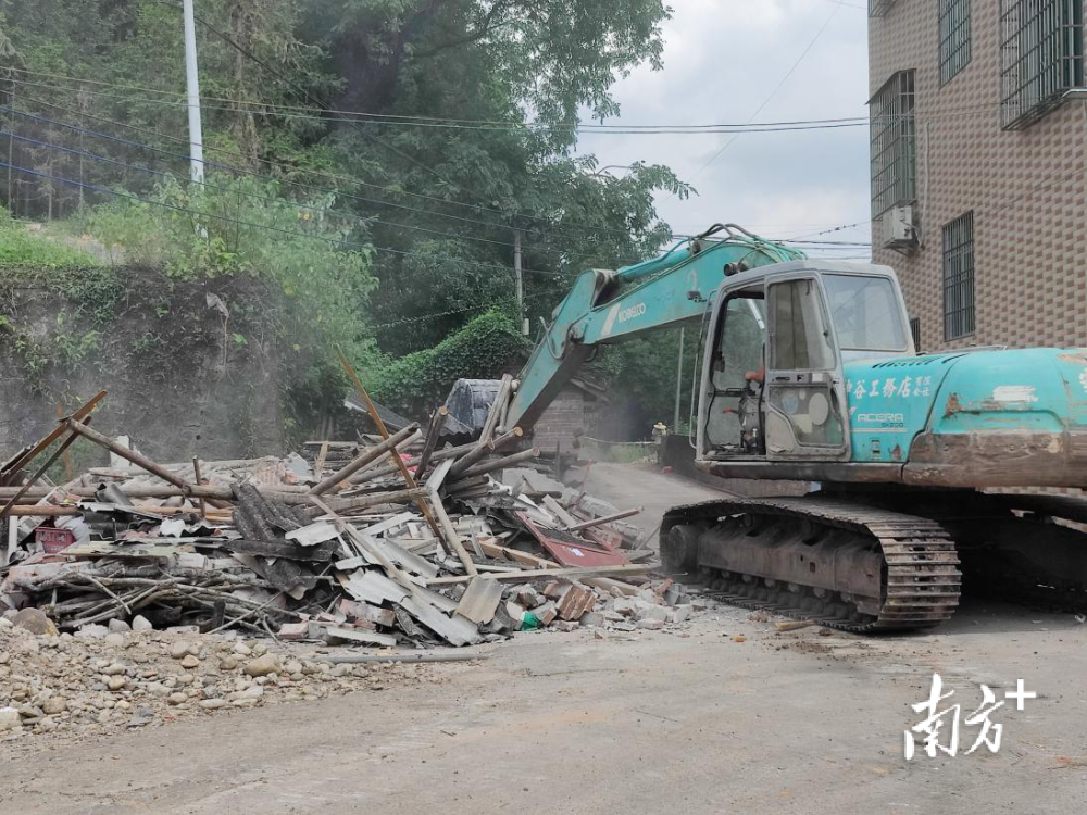 "零容忍"!连州瑶安铁腕拆除违规占用耕地建房,牢牢守住耕地保护红线