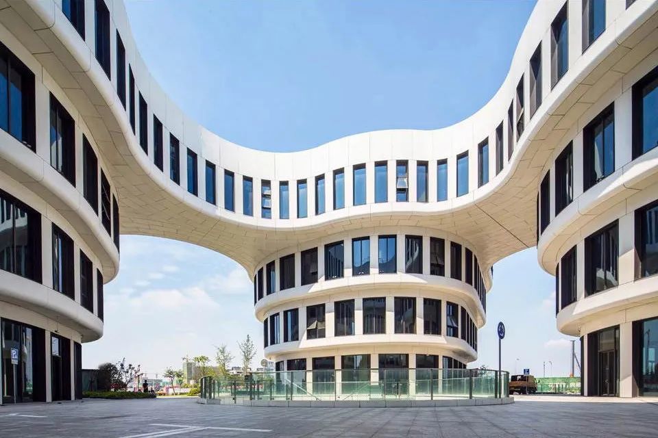 多层办公 综合体建筑设计:上海虹桥机场商务园花瓣楼/案例_腾讯新闻