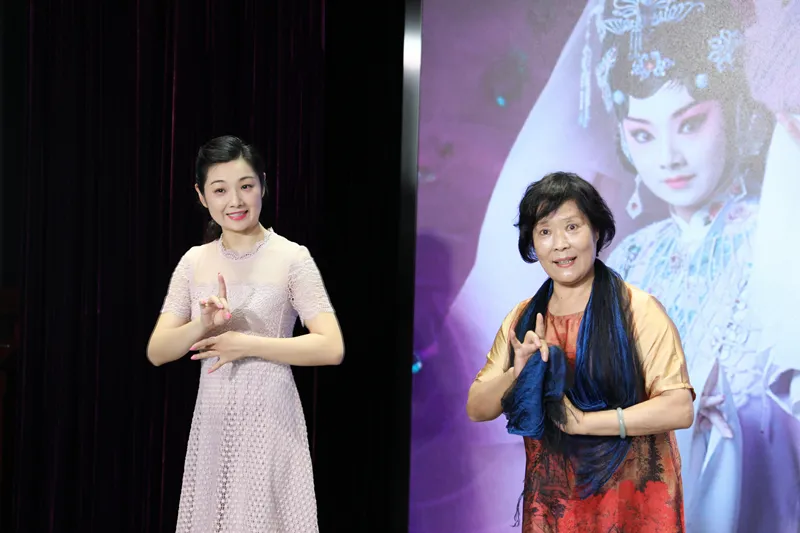 上海京剧院荀派花旦杨扬主演王熙凤大闹宁国府8月亮相