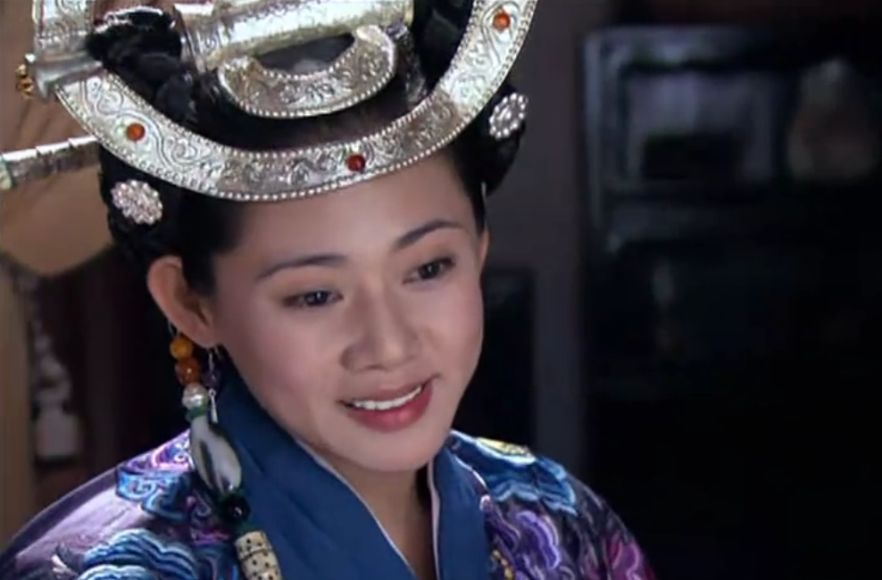 2005年她来中国时还完全不会说中文,6年后出演《木府风云》时已经完全