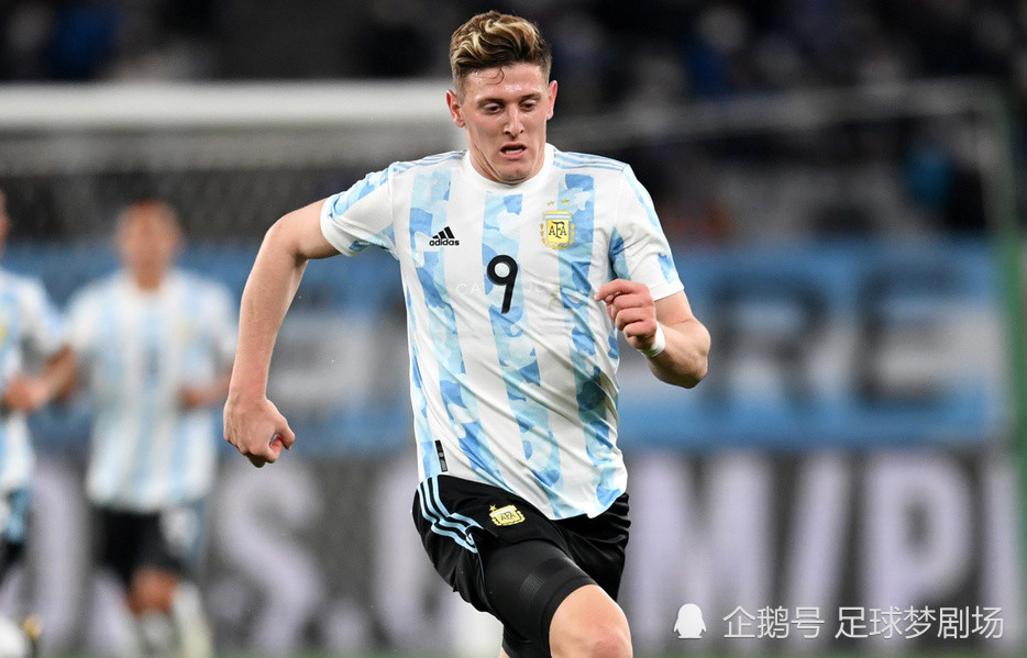 盖奇(阿根廷)拿到2019年世青赛金球奖后,李刚仁就被称为韩国足球的