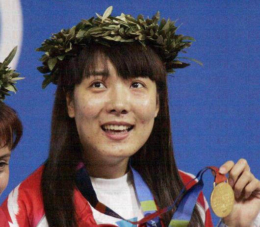 射击冠军杜丽满脸痘痘消失蜕变成女神如今39岁风姿绰约