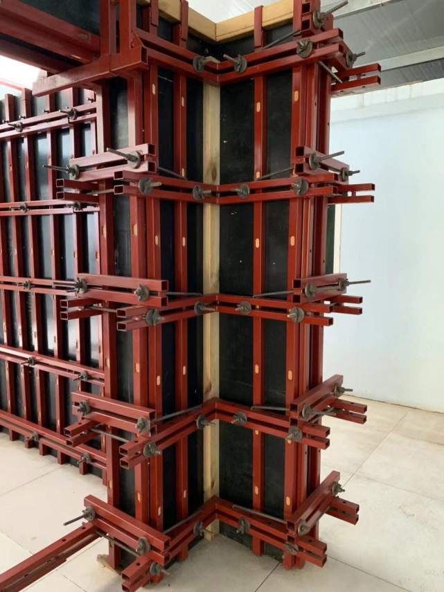 传统模板支撑对于新型模板支撑的缺点在哪