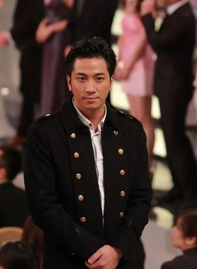 吴卓羲的情路,可不是只有一个张馨予,那几乎是一张香港半红女明星图鉴