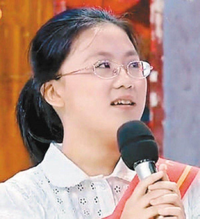 8年前,辽宁学霸刘丁宁放弃港大72万奖学金,退学二战实现北大梦