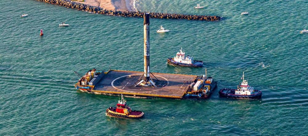 spacex的第一艘"版本3"无人驾驶助推器回收船抵达卡纳维拉尔港_腾讯