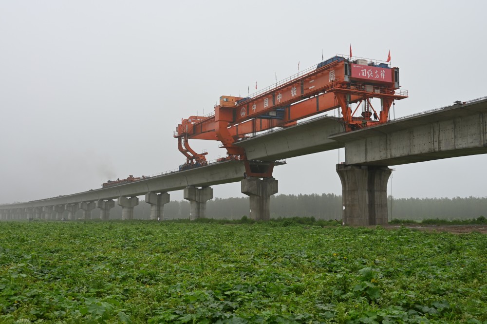 京唐城际铁路二标完成全部无砟轨道箱梁架设