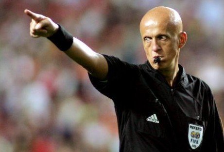 最好的足球裁判光头裁判科里纳