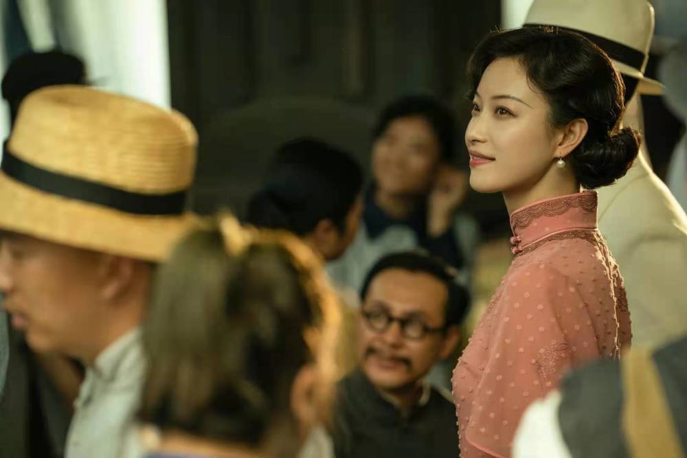 倪妮出演1921获好评不仅造型吸睛还让经典唯美的一幕定格