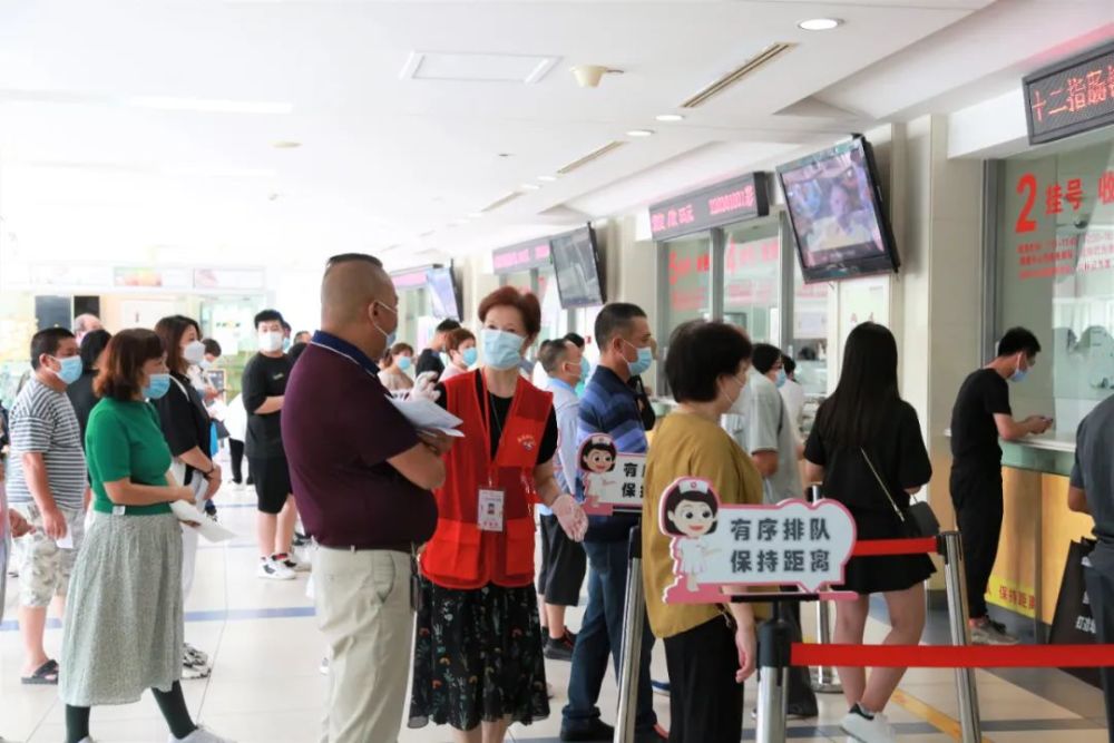 文明城区长效管理丨有序排队,方便你我他