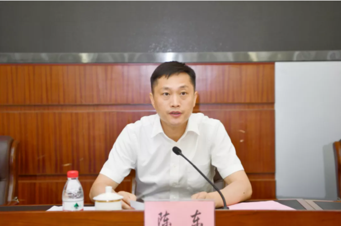 市委常委,合肥警备区大校政治委员方涛代表合肥警备区党委宣布, 陈东