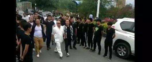 此人是山西黑老大,只因高调出狱而获刑,而他却说:我不会认罪!