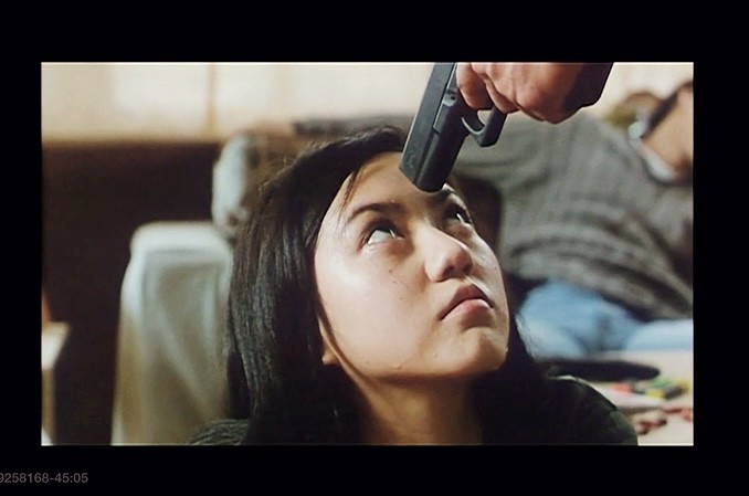 1998年,20岁的萧潇因饰演《追凶20年》中女二号薇薇一角步入演艺圈▼