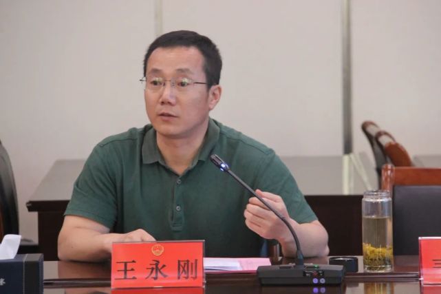 淮安区院,泰兴市检察院对应科室负责人一对一讨论交流.