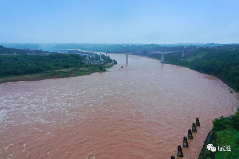 广安嘉陵江洪峰过境武胜水位上涨约10米