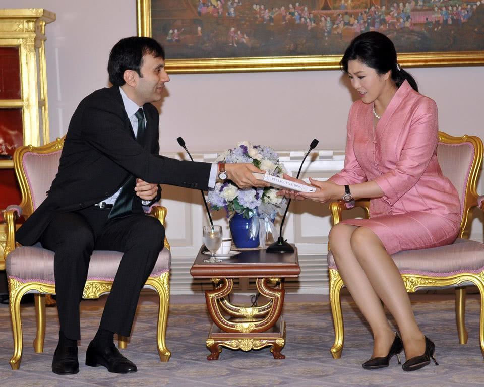泰国最美"少妇总理",却从政客沦为阶下囚,英拉究竟犯了什么错_腾讯