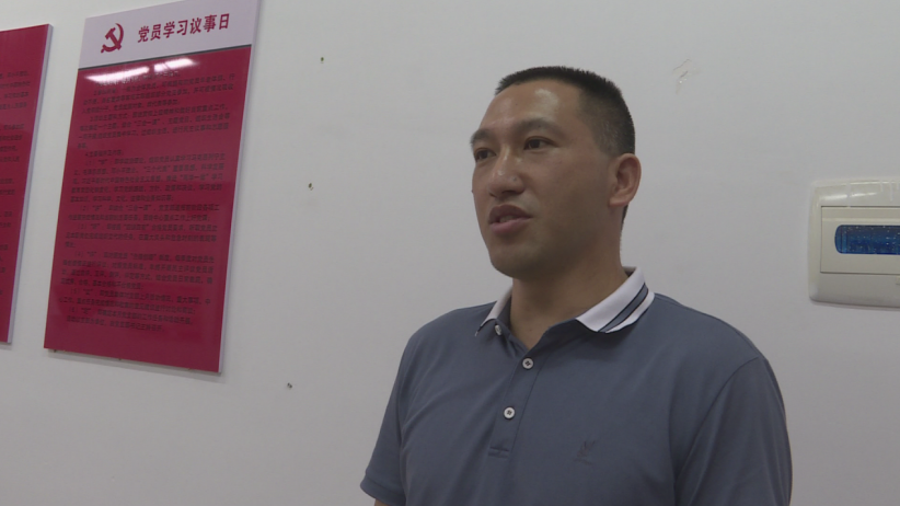 桂竹帽镇镇长陈锦文说:"当前桂竹帽疫苗接种完成排名靠后,作为政府