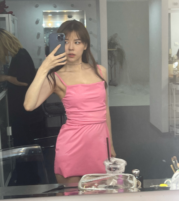 因为沫子之前就是因为36d火了起来,所以大家也是经常拿这个话题来调侃