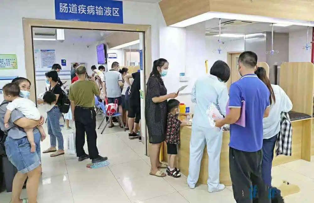 一放暑假就生病,厦门每天有超1000名儿童排队看病