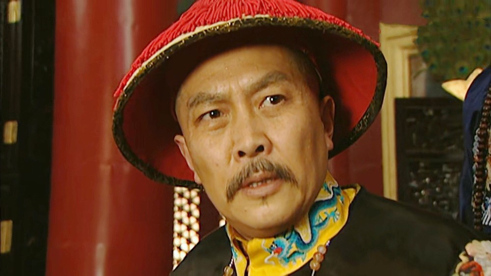 张廷玉三朝元老晚年被剥官夺爵为何乾隆未祸及家人