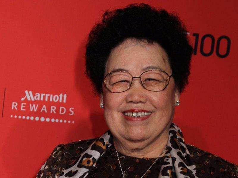 北京80岁的女强人在颐和园出生靠卖家具起家成为中国女首富