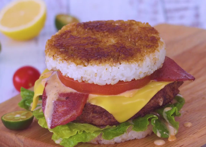 孩子爱吃的牛肉培根米饭堡,肉嫩鲜香,荤素搭配,解馋的主食美味