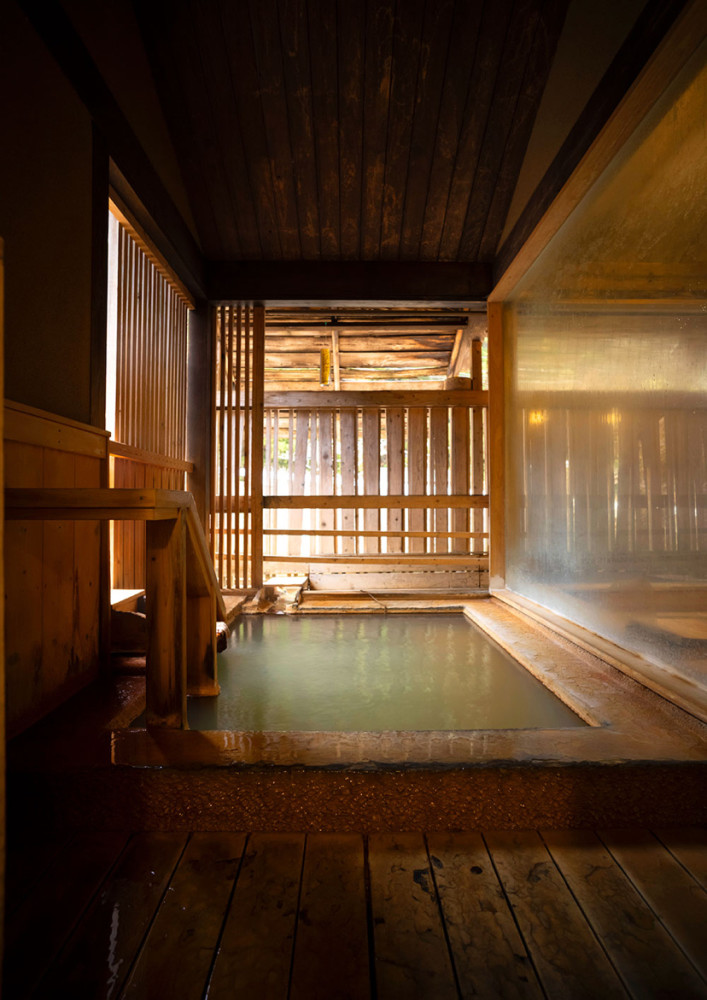 体验别具一格的日本温泉酒店