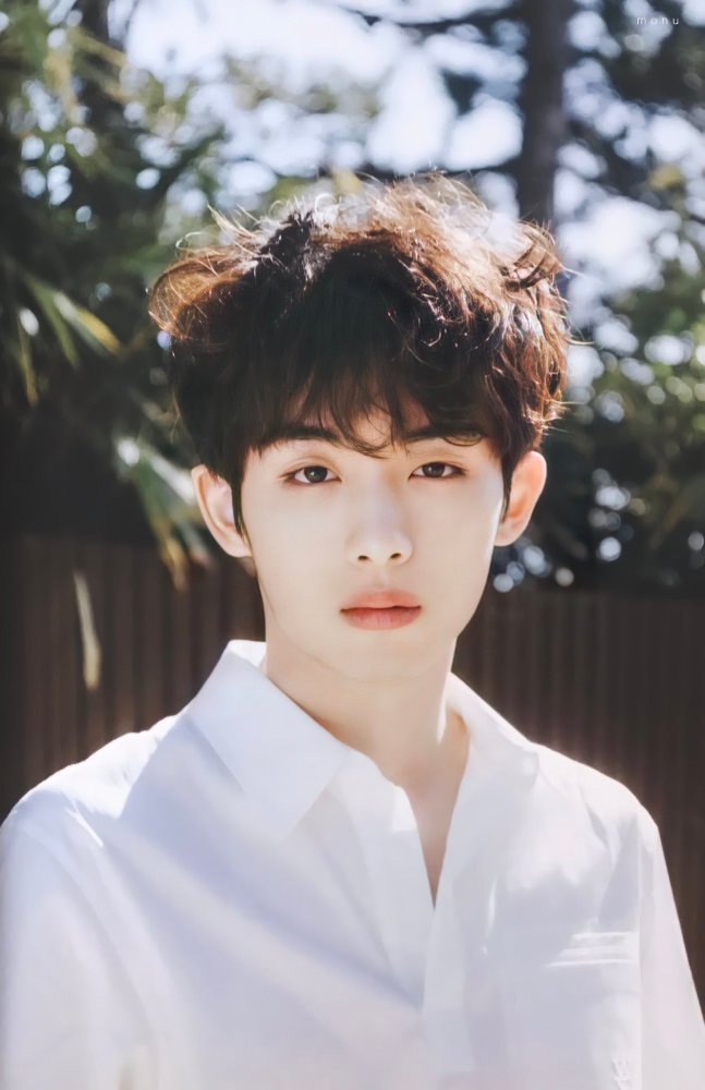 威神v成员董思成是我们可盐可甜的异耳精灵